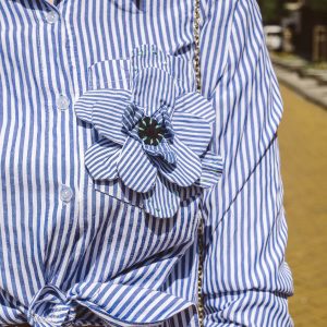 blue shirt